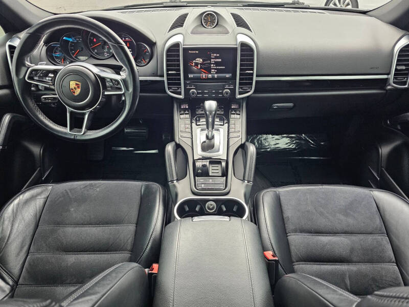 2018 Porsche Cayenne Platinum Edition