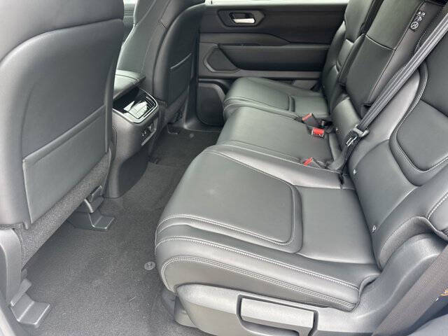 2025 Nissan Armada SV