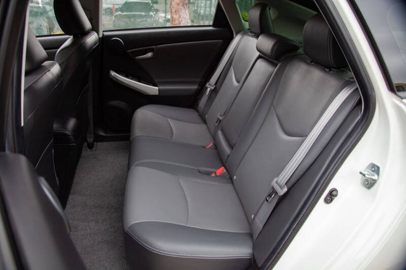 2013 Toyota Prius Plug-in Hybrid