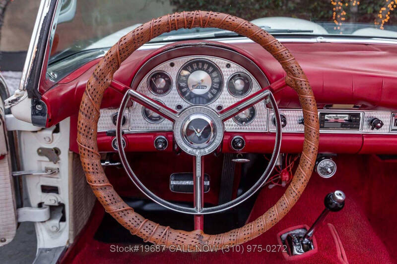 1957 Ford Thunderbird