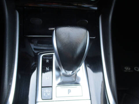 2018 Infiniti QX30 Essential