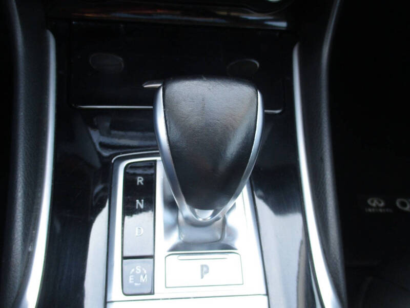 2018 Infiniti QX30 Essential