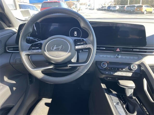 2024 Hyundai Elantra SEL