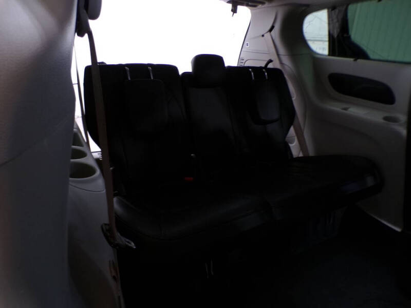 2017 Chrysler Pacifica Touring-L Plus