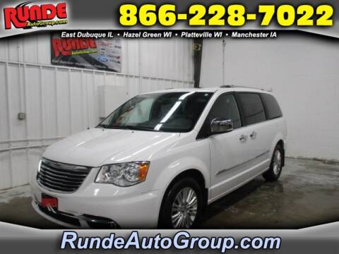 2015 Chrysler Town and Country for sale at Runde PreDriven in Hazel Green WI
