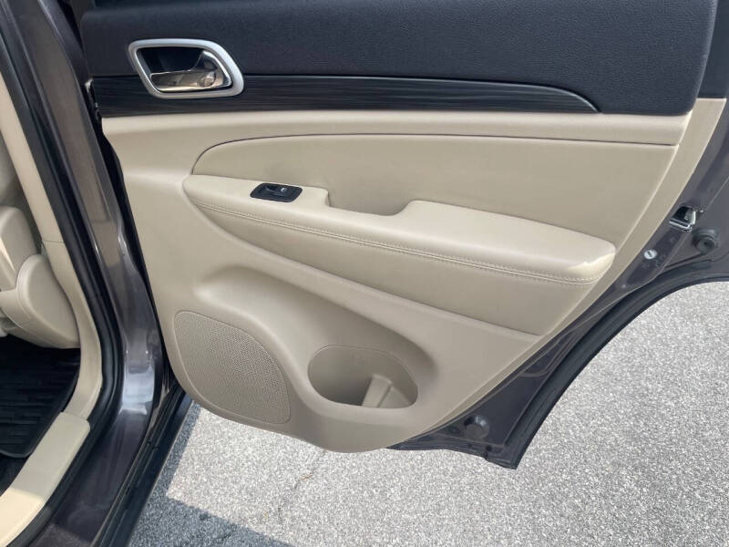 2019 Jeep Grand Cherokee Laredo