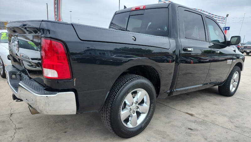 2016 RAM 1500 SLT