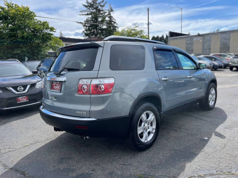 2008 GMC Acadia SLE photo 4