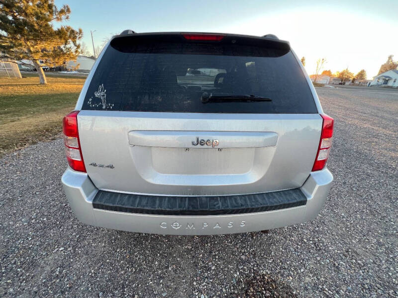 2007 Jeep Compass Sport photo 4