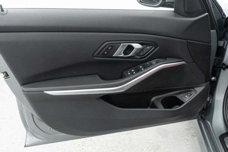 2025 BMW 3 Series 330i xDrive