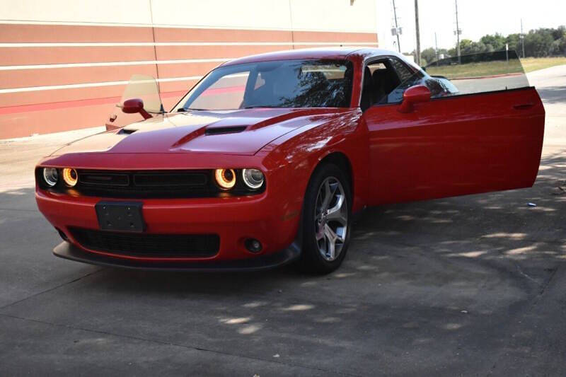 2016 Dodge Challenger SXT Plus