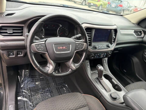 2017 GMC Acadia SLE-2