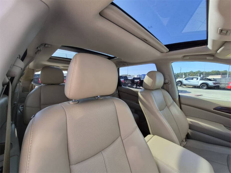 2017 Nissan Pathfinder Platinum