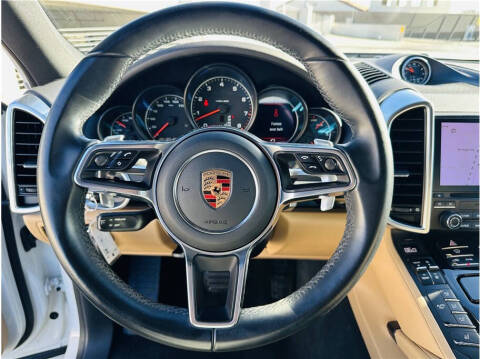 2017 Porsche Cayenne Platinum Edition