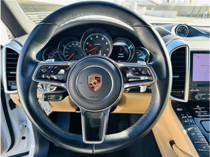 2017 Porsche Cayenne Platinum Edition