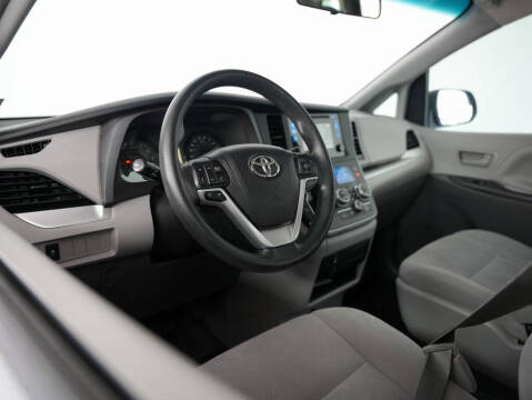 2015 Toyota Sienna L 7-Passenger