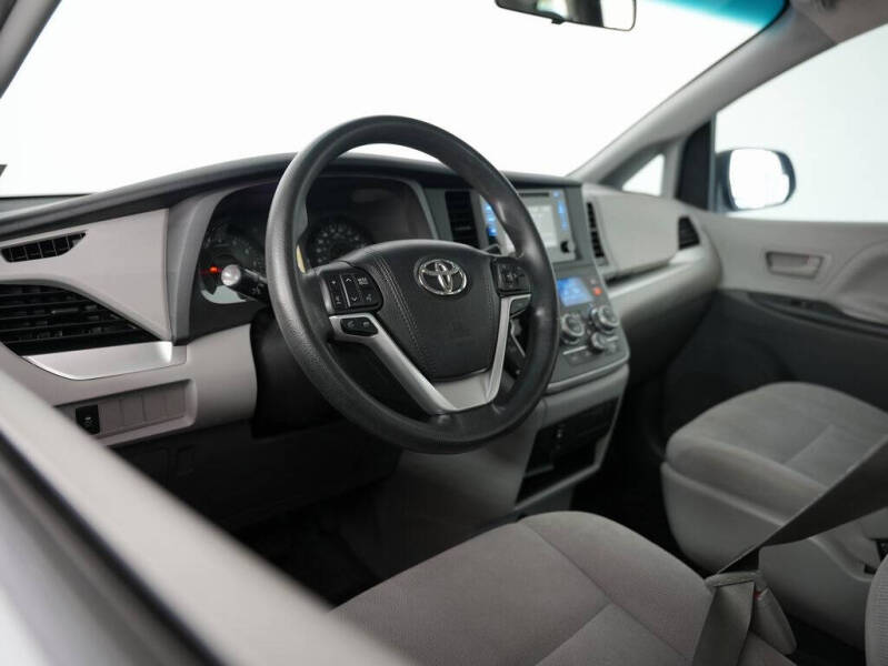 2015 Toyota Sienna L 7-Passenger
