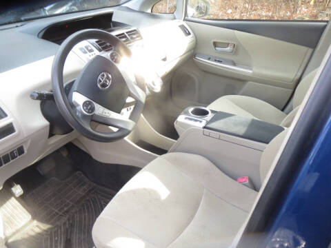 2012 Toyota Prius v Five