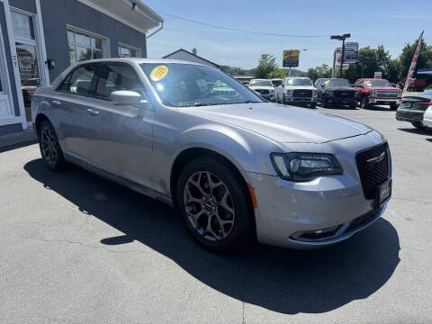 2018 Chrysler 300 S