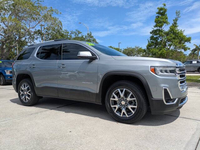 2023 GMC Acadia SLT
