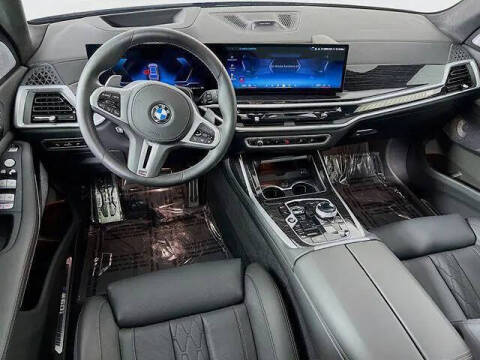 2025 BMW X7 M60i