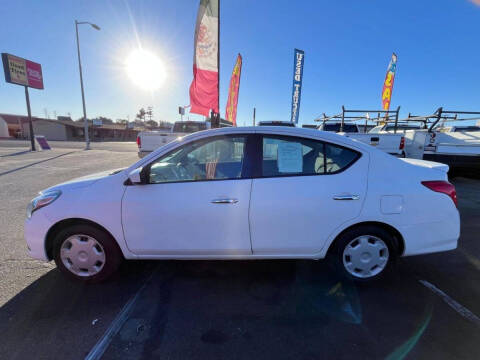 2015 Nissan Versa 1.6 SV