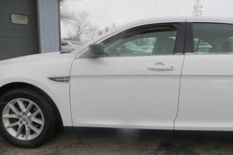 2013 Ford Taurus SE