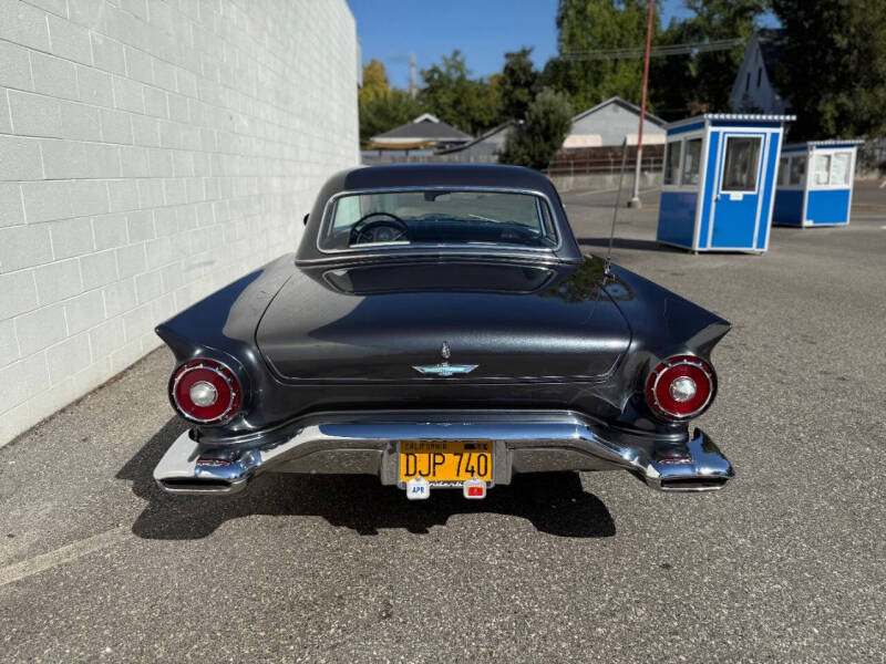 1957 Ford Thunderbird