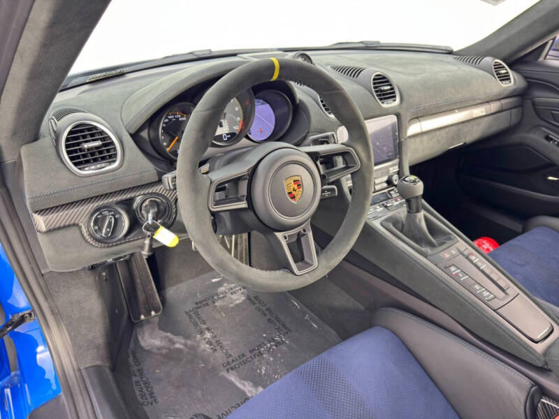 2024 Porsche 718 Cayman GT4 RS