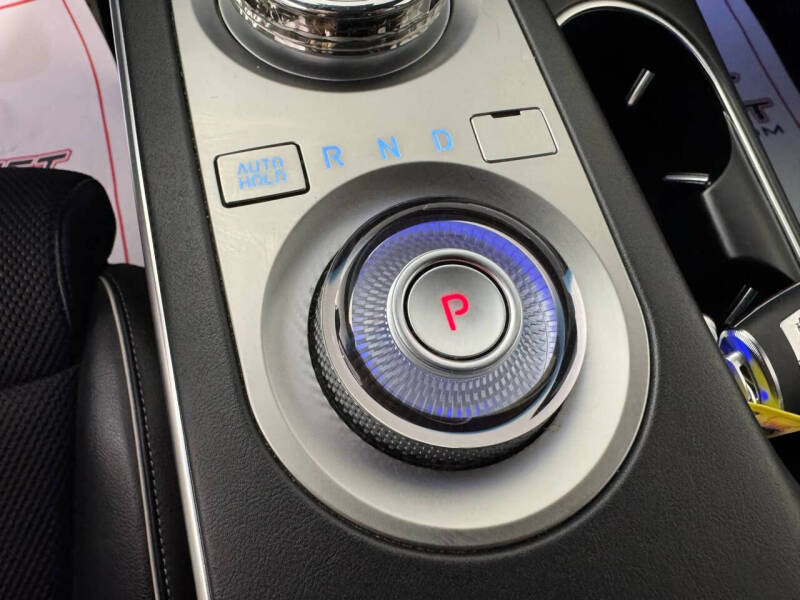 2023 Genesis GV70 2.5T Standard