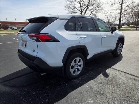 2022 Toyota RAV4 LE