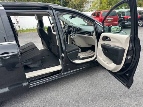 2017 Chrysler Pacifica Touring Plus