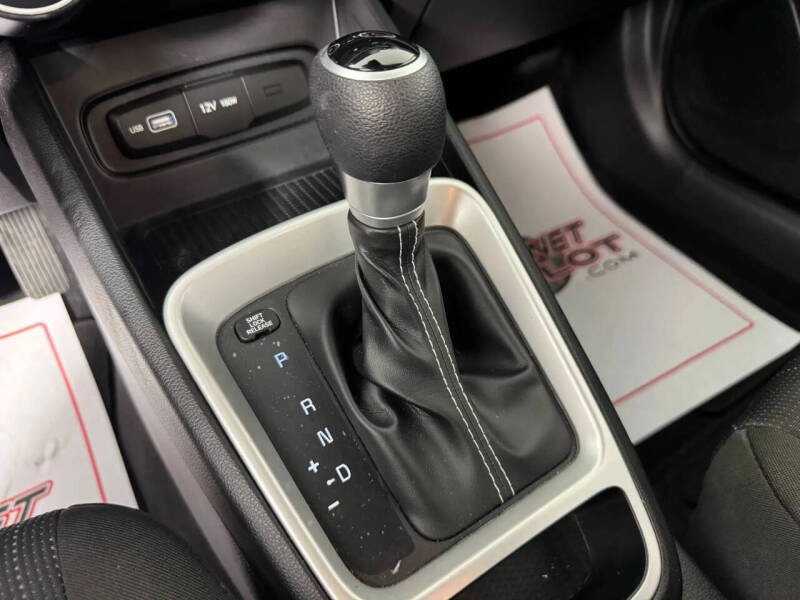 2022 Hyundai Venue SE