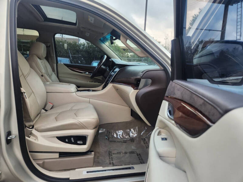 2015 Cadillac Escalade Luxury