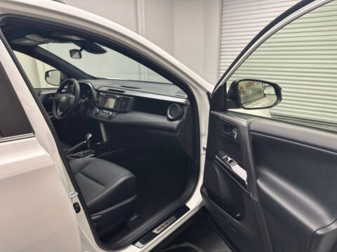 2017 Toyota RAV4 SE
