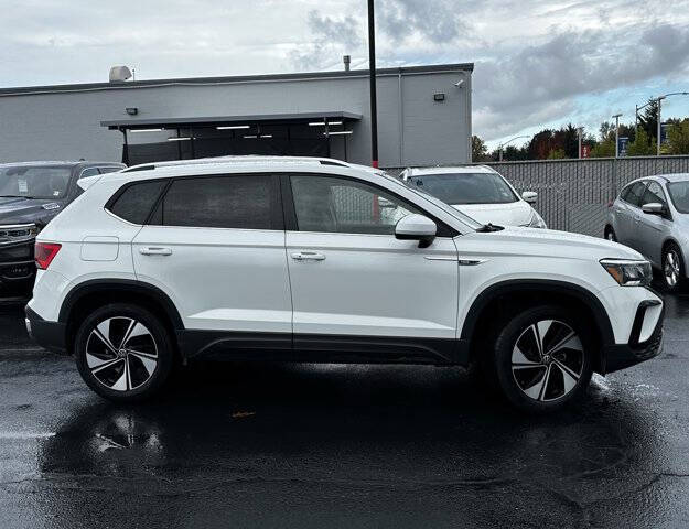2024 Volkswagen Taos SE 4Motion