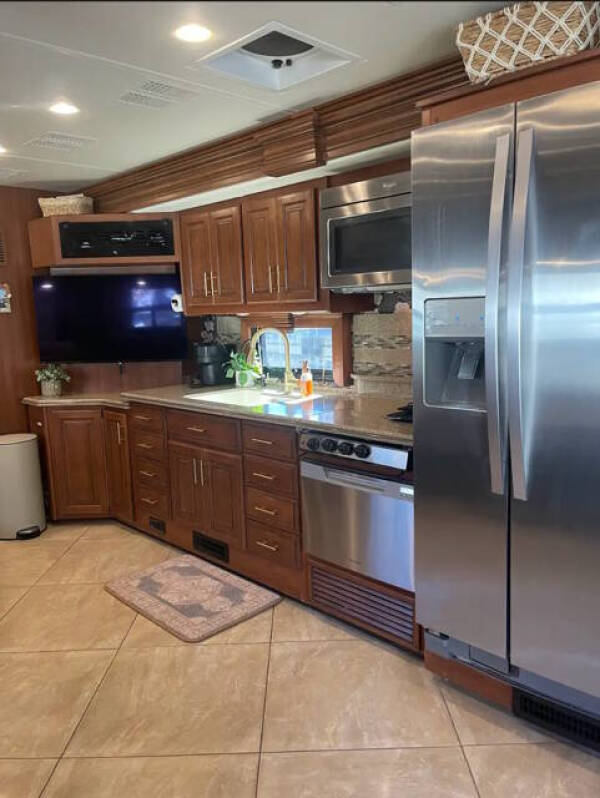 2015 Fleetwood RV Discovery 40G