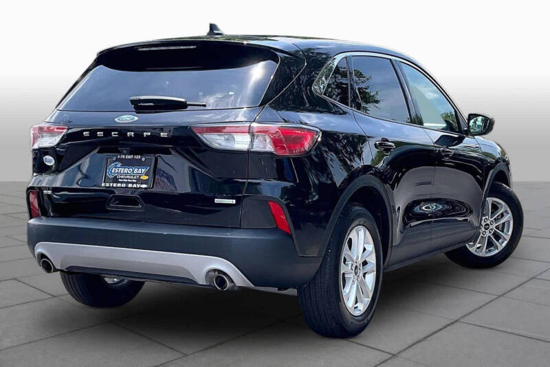 2021 Ford Escape SE