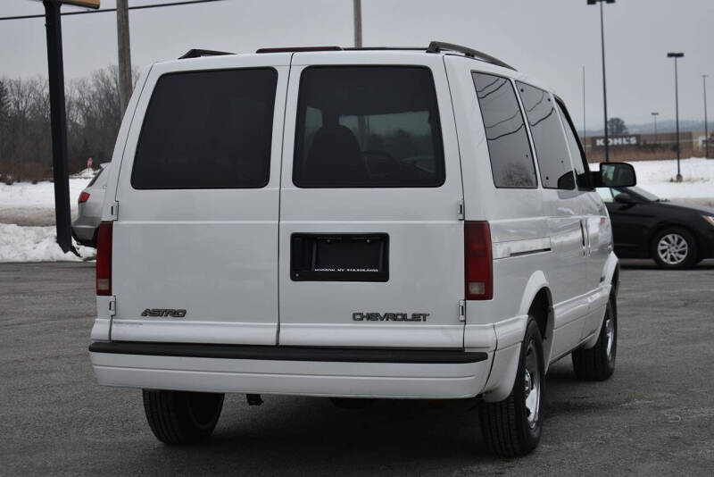 2002 Chevrolet Astro LS