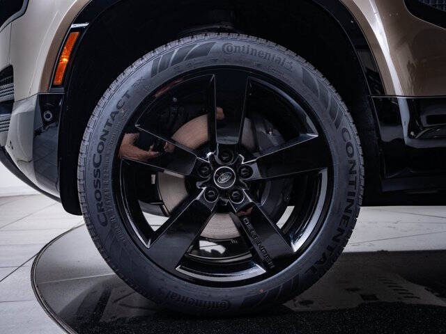 2025 Land Rover Defender 110 P500 X-Dynamic SE