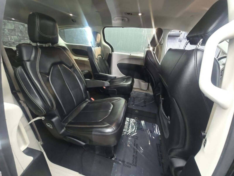 2020 Chrysler Voyager LXi