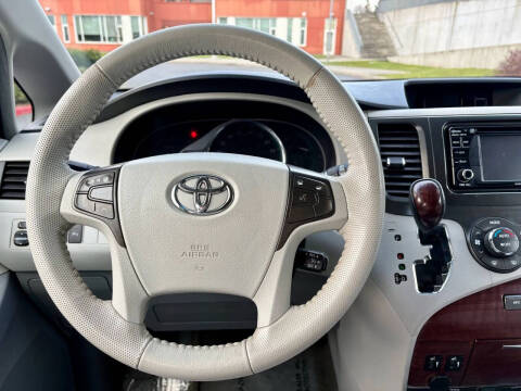 2013 Toyota Sienna