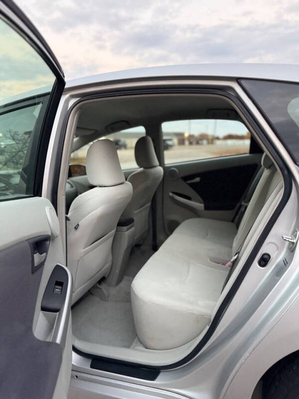 2010 Toyota Prius III