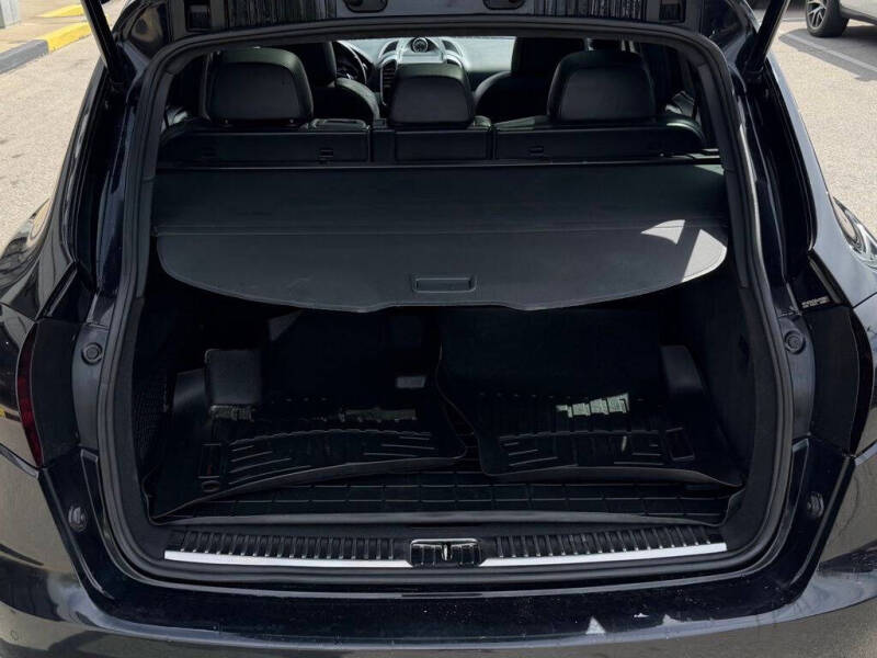 2013 Porsche Cayenne GTS