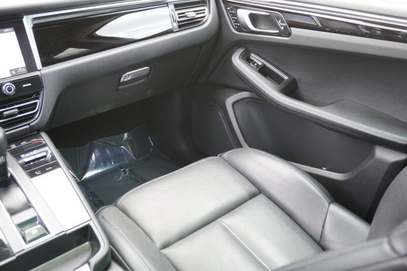 2023 Porsche Macan