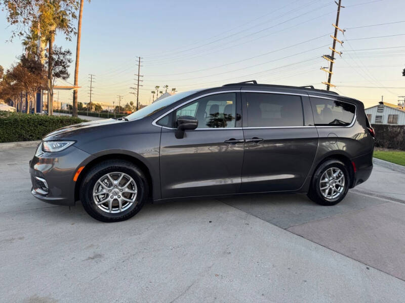 2022 Chrysler Pacifica Touring