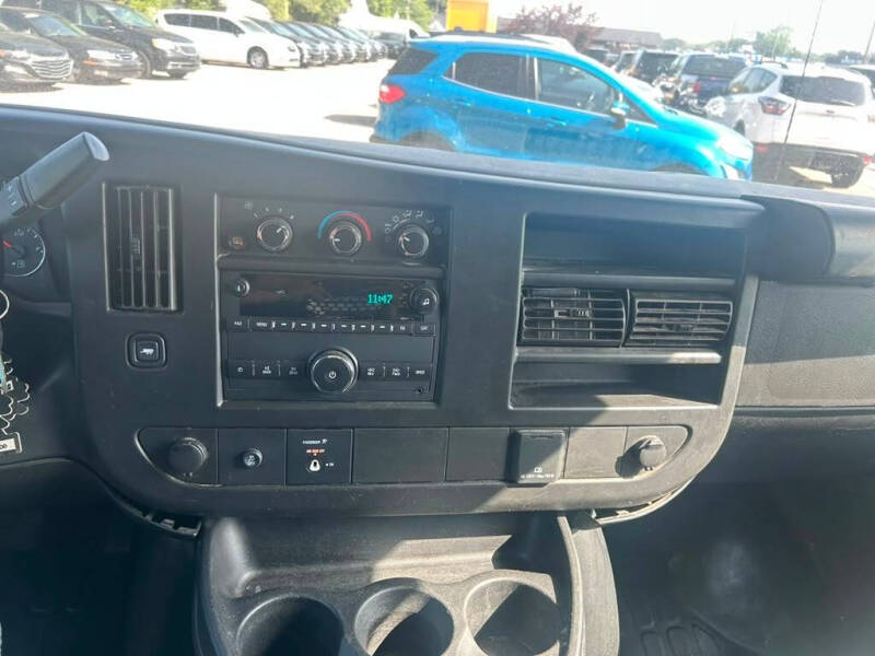 2022 Chevrolet Express 2500