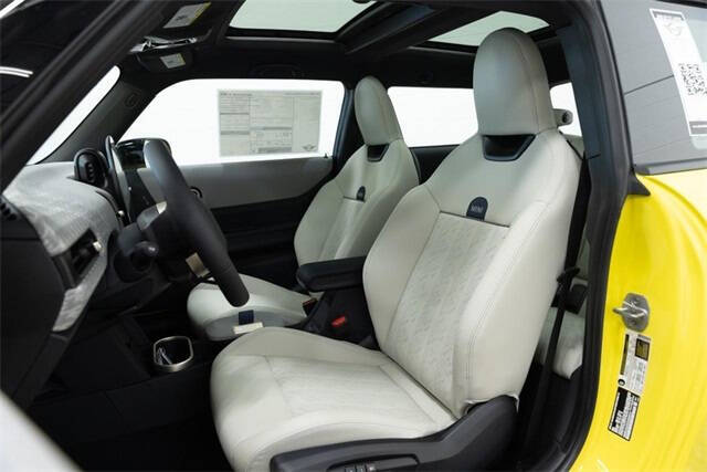 2025 MINI Hardtop 2 Door Cooper S Signature Trim