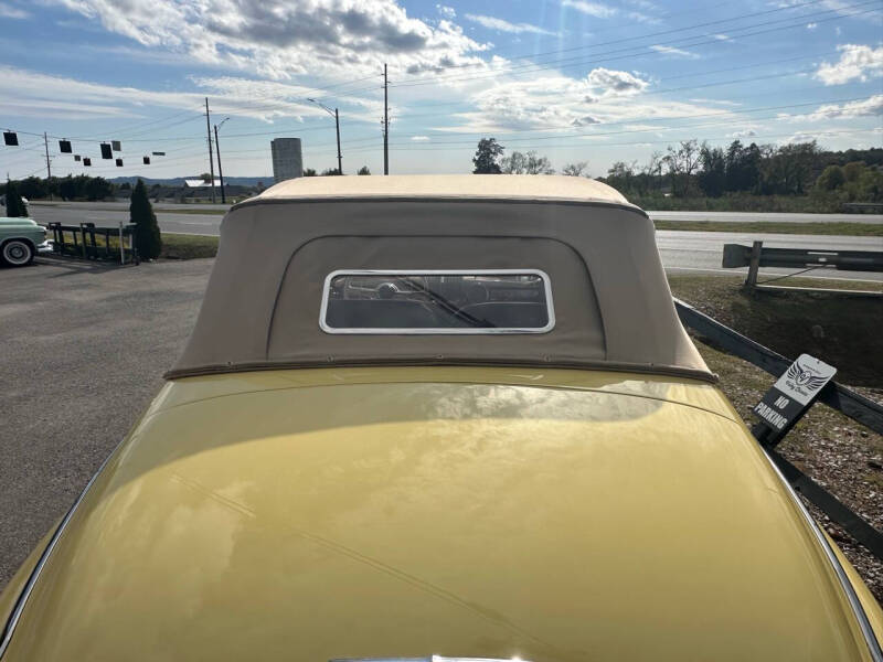 1948 Ford Super Deluxe