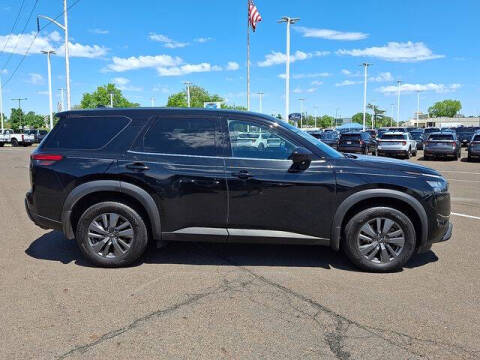 2024 Nissan Pathfinder S